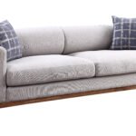 Pelton Sofa W/2 Pillows