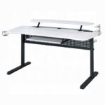 Vildre Gaming Desk W/USB - Image 2
