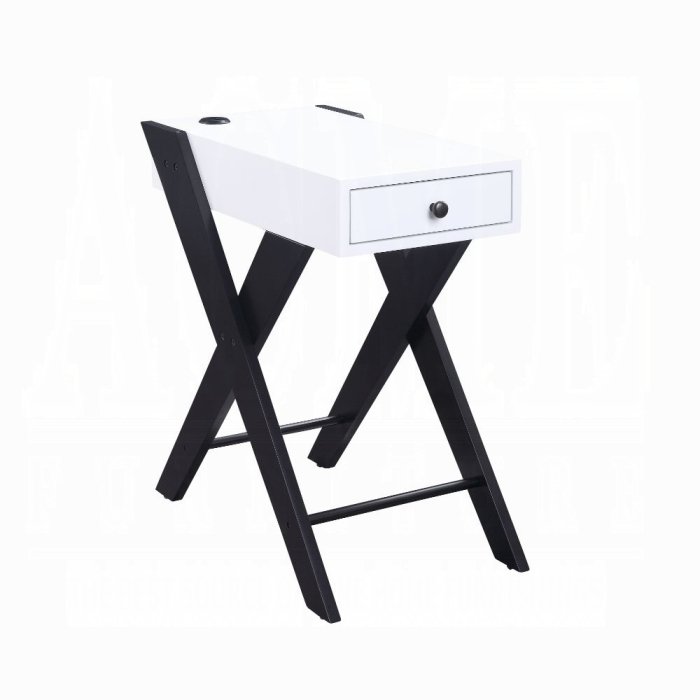 97738.jpg Fierce Accent Table W/USB - Image 1