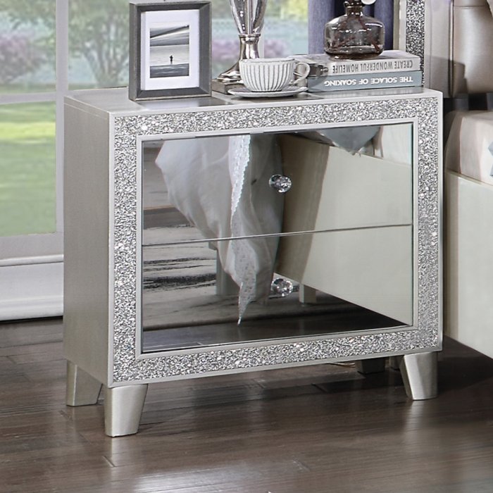 bd00243.jpg Sliverfluff Nightstand - Image 1