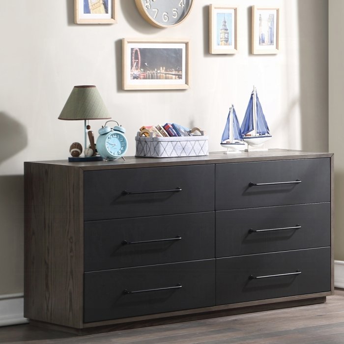 bd00614_1.jpg Estevon Dresser - Image 1