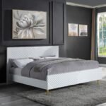 Gaines EK Bed