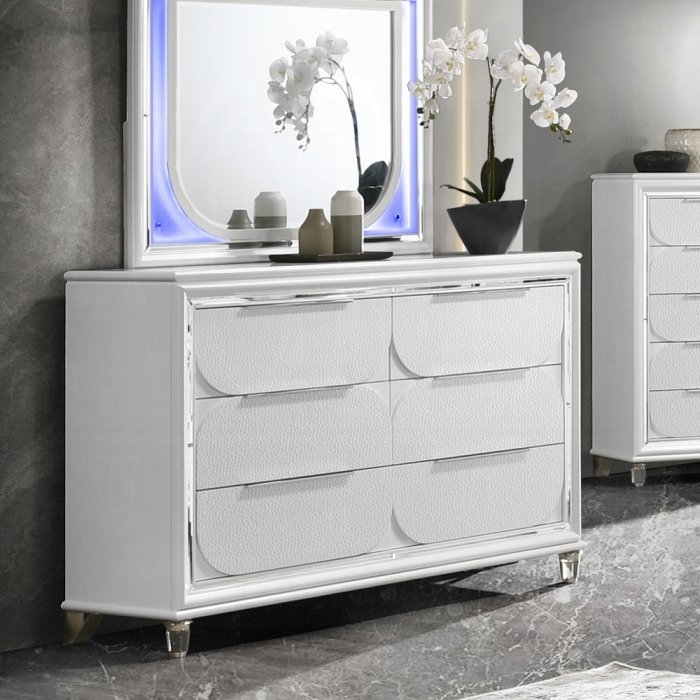 bd02320_5.jpg Tarian Dresser - Image 1