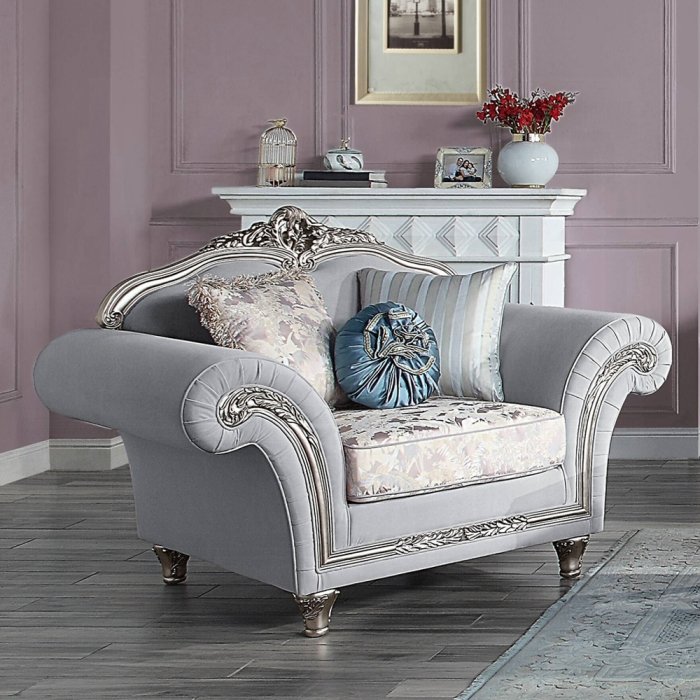 lv01114_4.jpg Pelumi Chair W/3 Pillows - Image 1