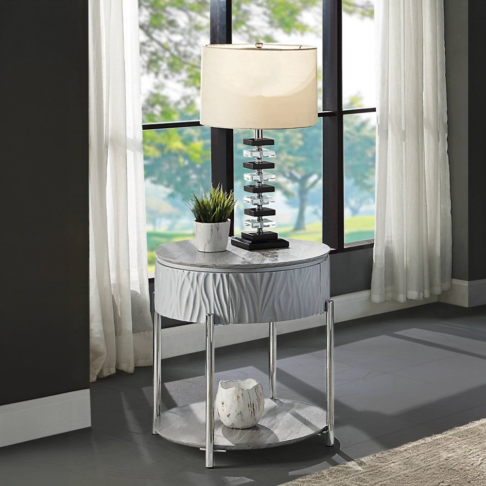 lv02412.jpg Yukino End Table - Image 1