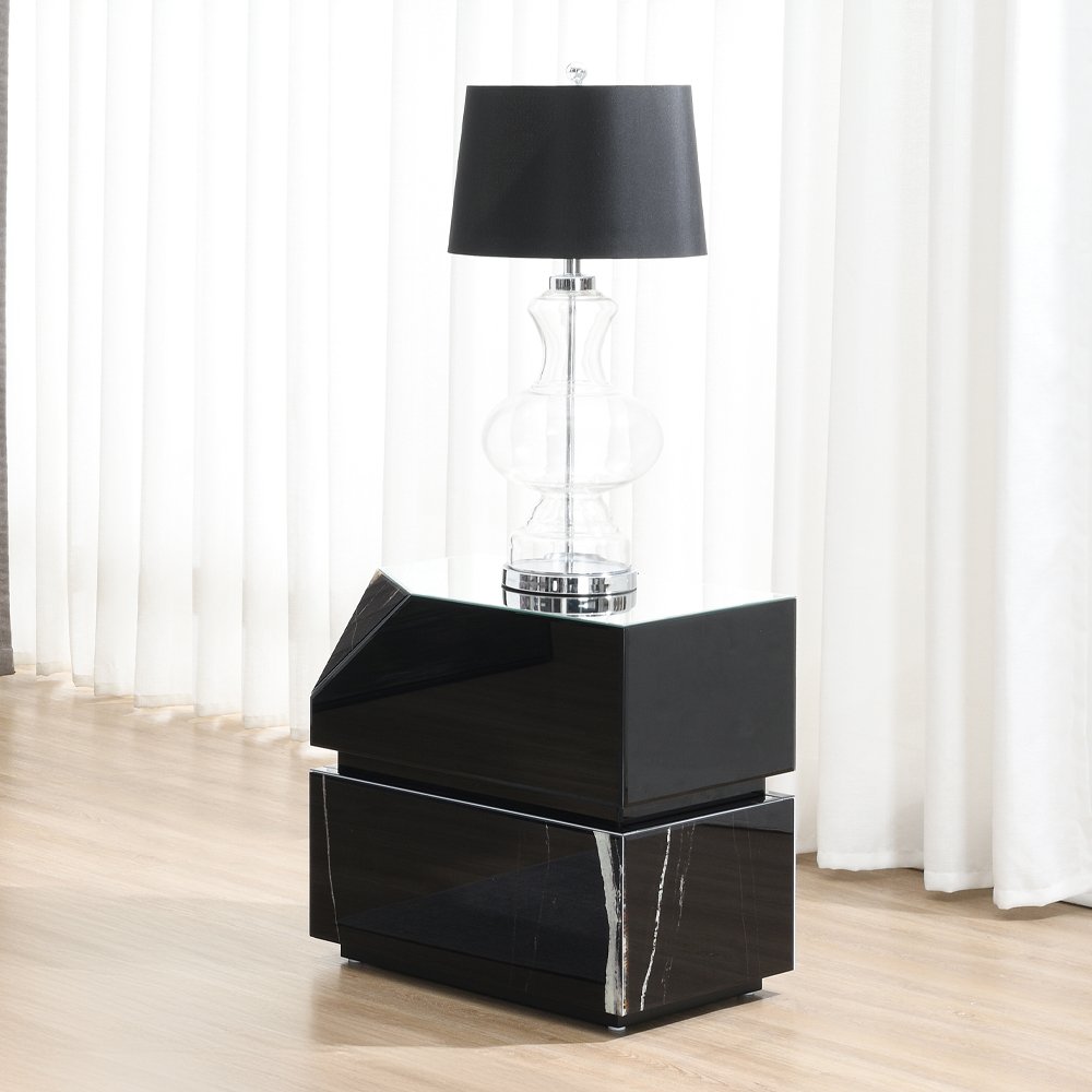 lv03866.jpg Drisana End Table - Image 1