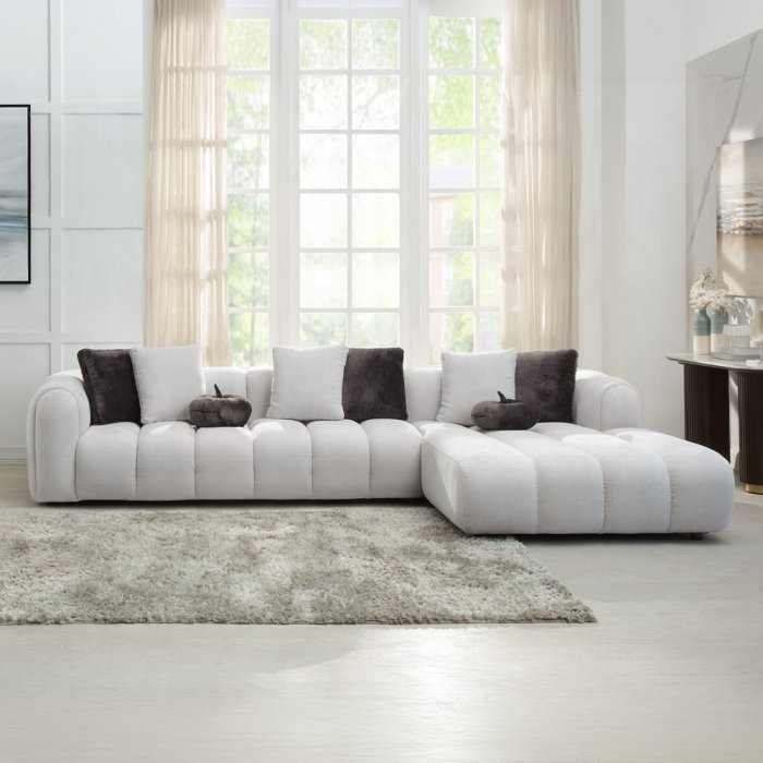 lv04320.jpg Manilla Sectional Sofa w/8 Pillows - Image 1
